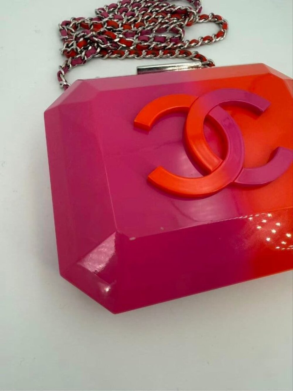 Chanel Acrylic Bicolor Flap Bag Pink - Picture 2 of 9